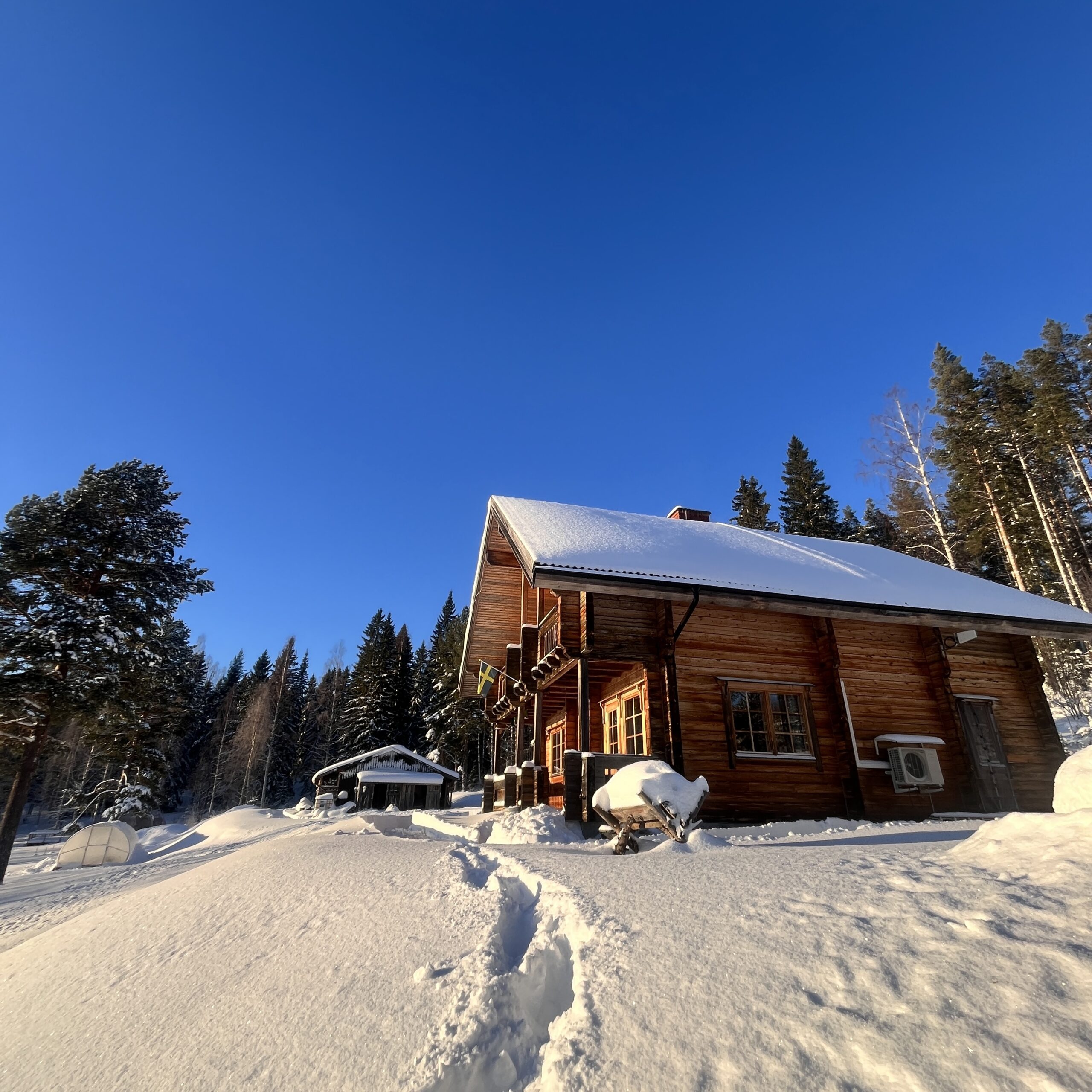 Lodge sous la neige